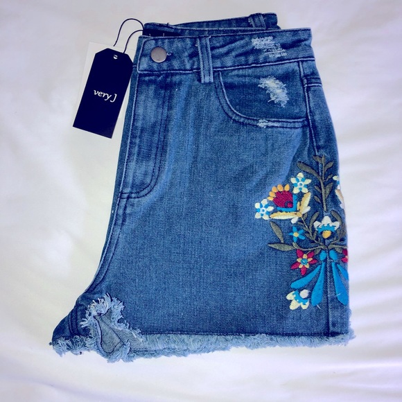 High waisted Floral  Embroidered  Denim Shorts - Picture 6 of 9